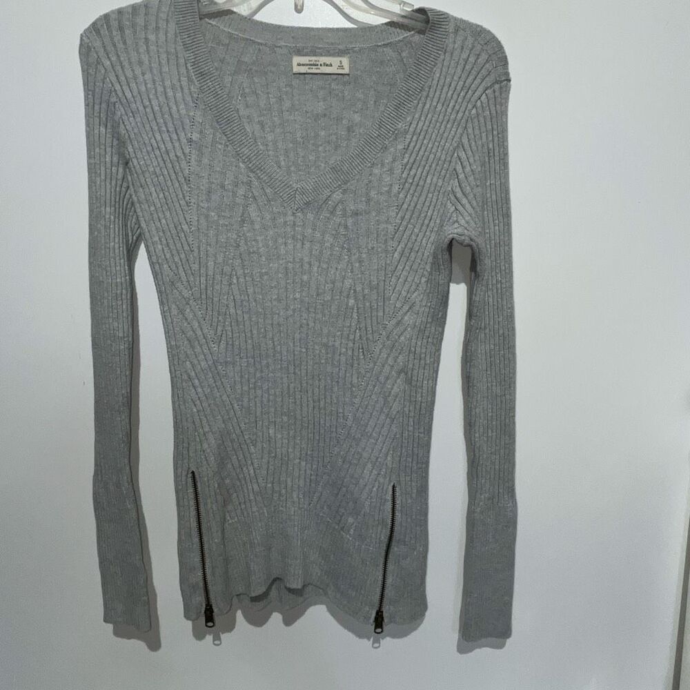 Abercrombie & Fitch Women's Gray V-Neck Dual Zip Long Sleeve‎ Sweater Small